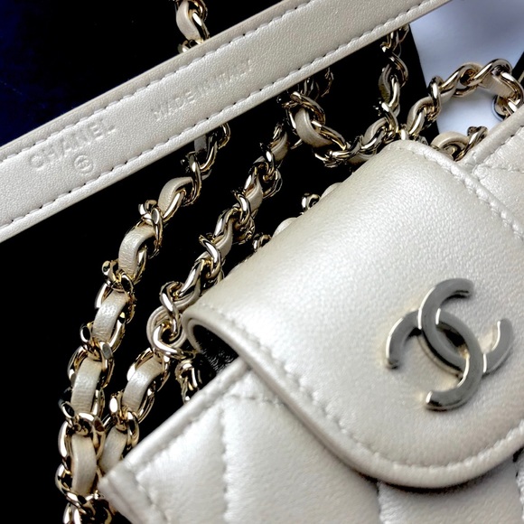 SOLD 💸AUTHENTIC CHANEL beige phone holder belt - Picture 2 of 8